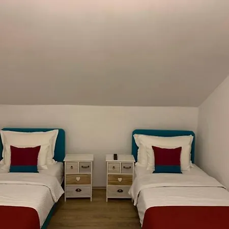 Bordoa De Macura With Bay View 扎达尔